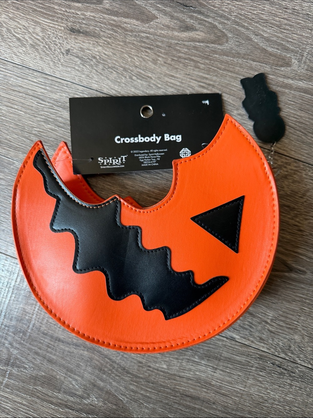 Trick or Treat Sam Spirit Halloween Crossbody bag - Picture 3 of 4
